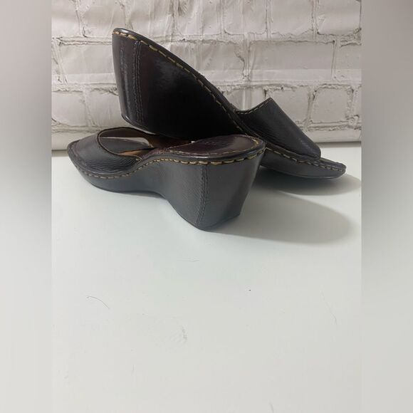 Brown Leather women’s Born Sandals - Picture 3 of 9